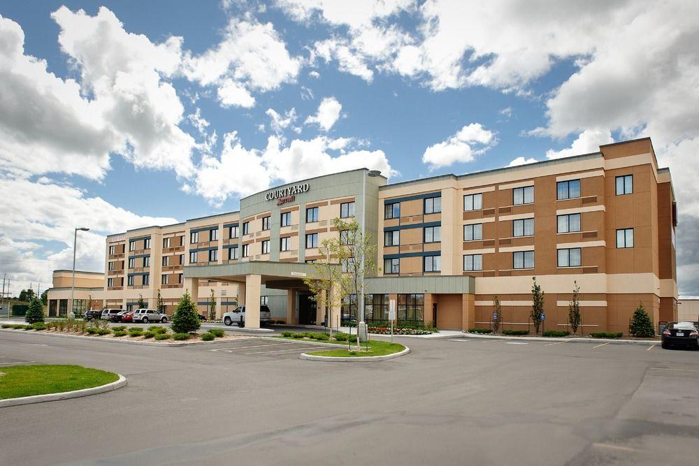 Courtyard By Marriott Kingston Highway 401 Hotel Exterior photo